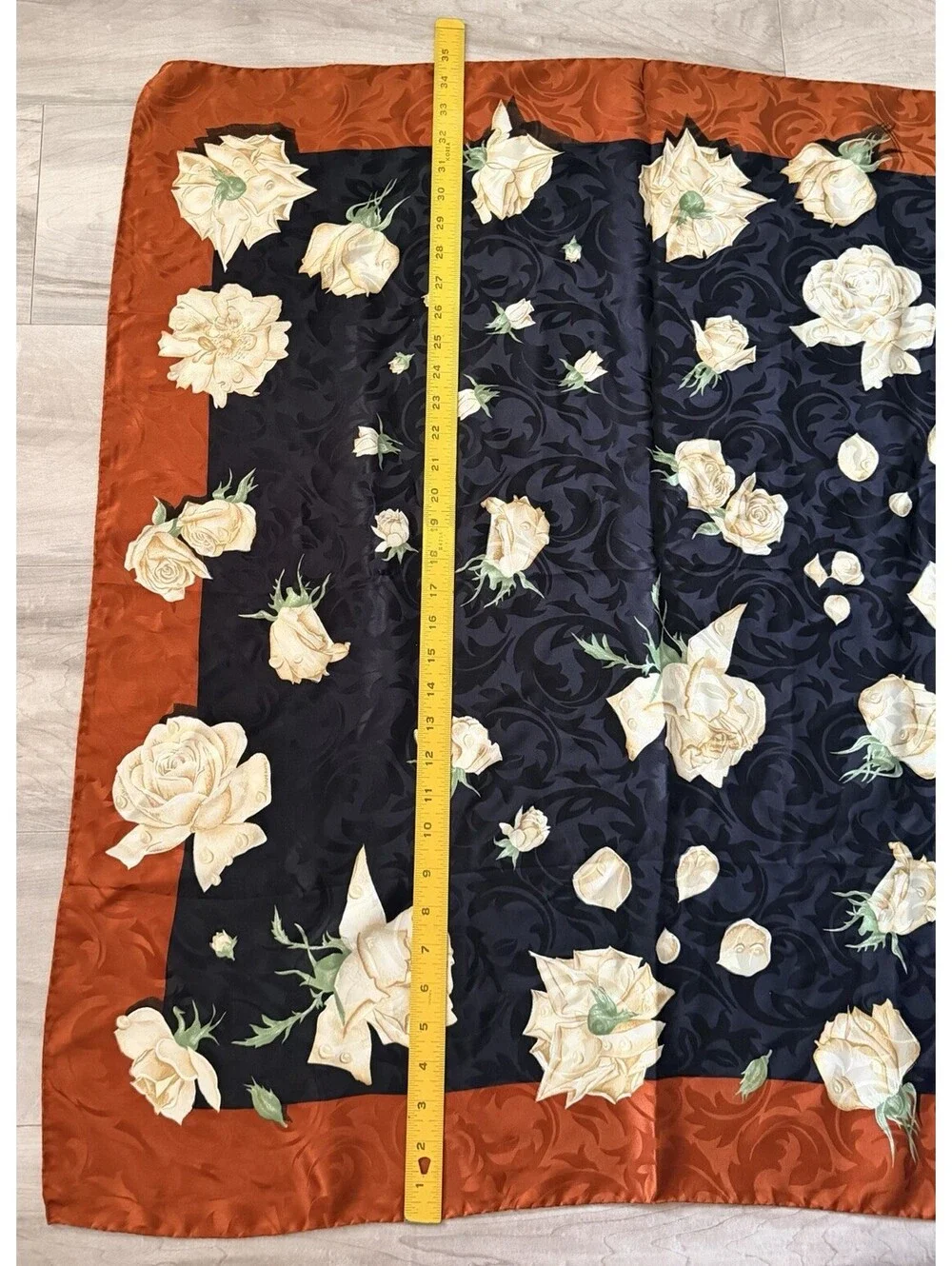 100% SETA SILK SCARF VINTAGE CLASSIC CASUAL FASHION Orange Black White Roses